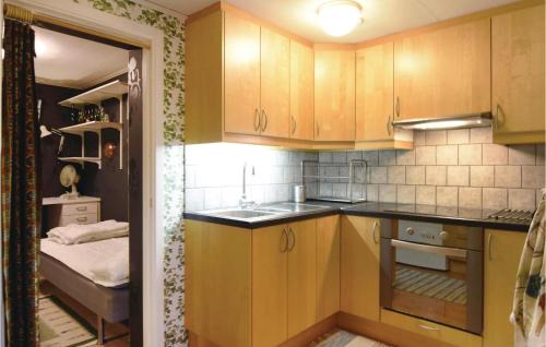 Vase House | Beautiful Home In Väse With Kitchen