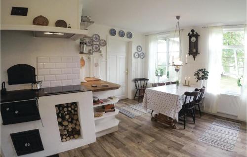 Hogsby House | Beautiful Home In Högsby With Kitchen