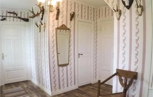 Hogsby House | Beautiful Home In Högsby With Kitchen