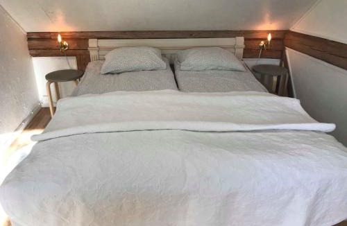 Stora Mellosa Bed & Breakfast | Ranch Mörby