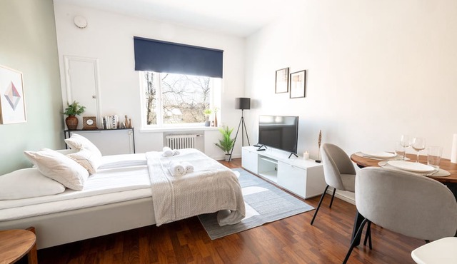 2ndhomes Cozy Apartment with Park View in Helsinki