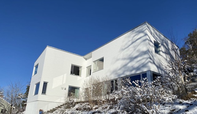 Villa with garden and pool in beautiful Danderyd 9 km from Stockholm City in Danderyd