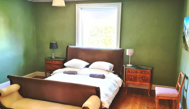 Charming 6 Bedroom House & Horse Farm - Sleeps 12