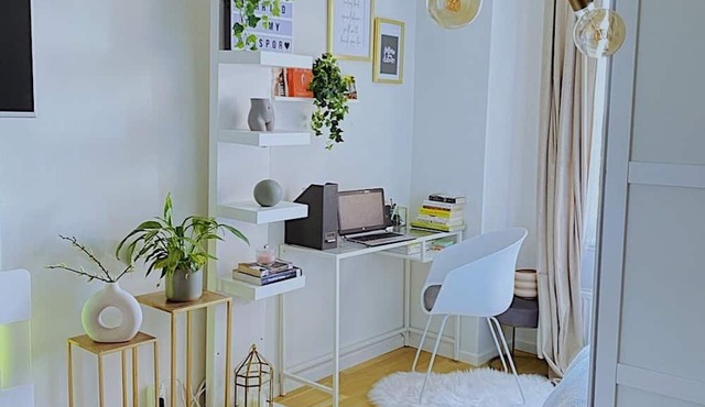 Cozy Studio apartment, very central with Free Parking & Breakfast included