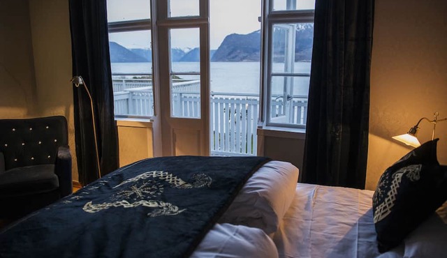 Leikanger Fjordhotel - Unike Hoteller in Sogndal