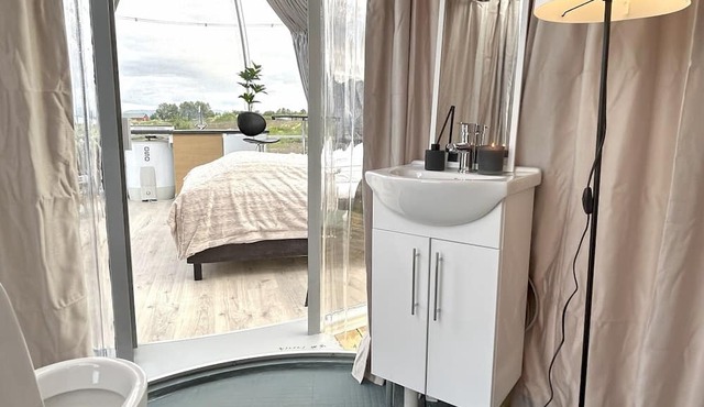 Arctic Glamping-Dome in Andoy