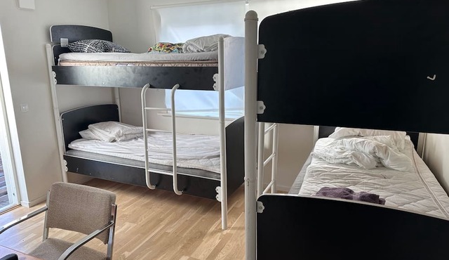 Stockholm Apartment - Sleeps 4 & Free Parking