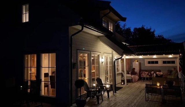 Holiday home "Lyngsvag" on Lyngsvagfjorden near Farsund -Spind, southern Norway, in an exceptionally beautiful location, Internet WLAN, 120 m² living space, sunny and sheltered holiday spot on the Farsund archipelago, chic furnishings, 3 bedrooms.
