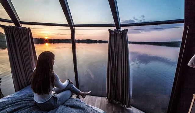Room-peace & Quiet Hotel Floating Glass