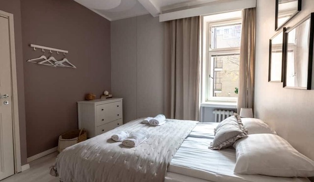 2ndhomes Bright & Spacious 5BR Apartment