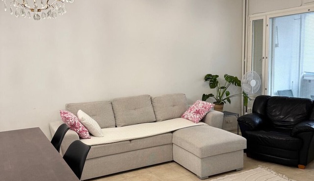 #PIHLAJISTO · Spacious 4-bedroom condo with patio, free parking