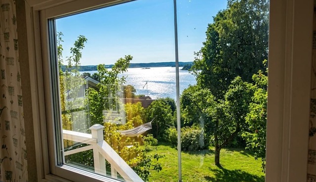 Holiday home with a view of the sea in the Bohuslän region in Ljungskile
