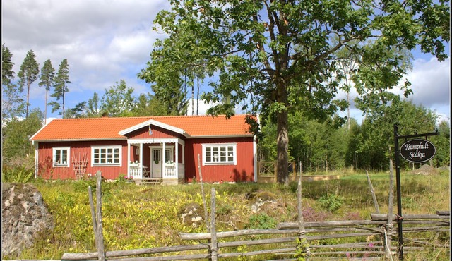 "Kramphult Sjöåkra", holiday idyll for families right on Lake Stråk with a jetty in Lammhult