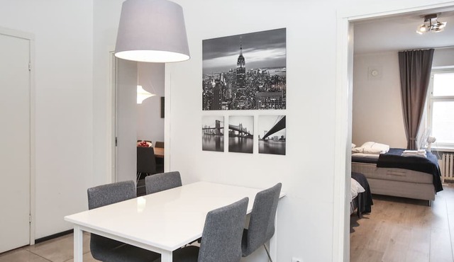 Modern and stylish 5 room city apartment