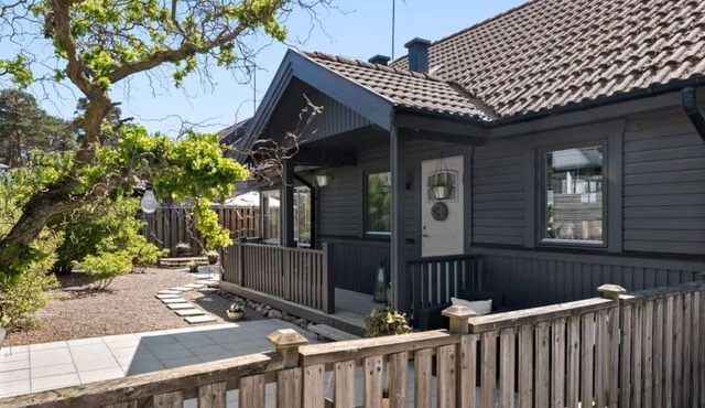 "Paradisvägen" direkt am Strand by Interhome
