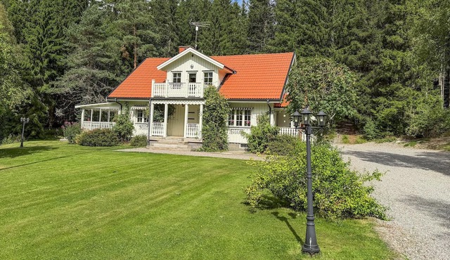 Pet friendly home in Ed with WiFi in Ed