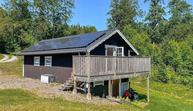 Gorgeous home in Värnamo with house sea view