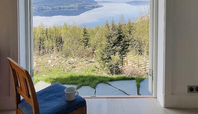 Stately cabin with Lake Mjøsa panorama