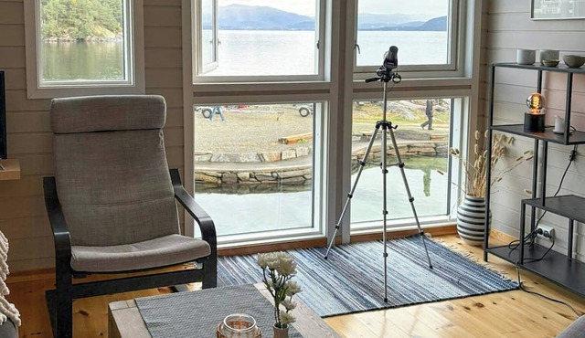 Cabin with private pier by the sea at Tittelsnes