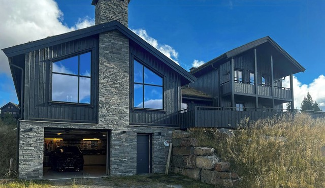 Family cabin with views of Jotunheimen
