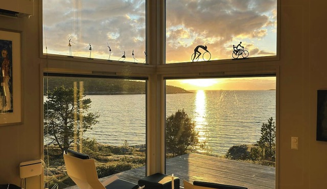Modern cabin with panoramic views of Vestfjorden
