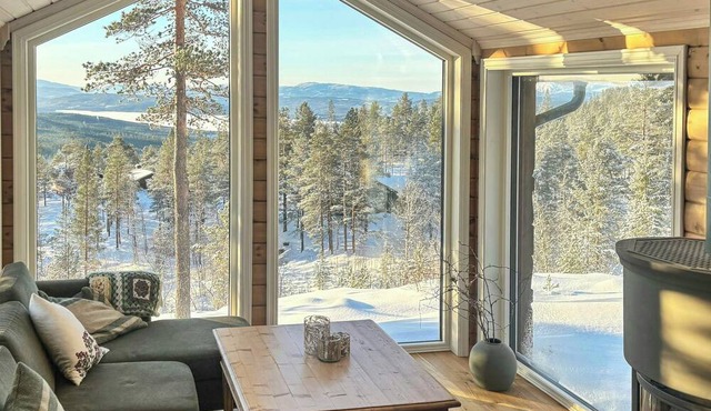 Cabin with games room and views of Follsjå