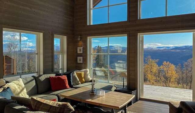 Traditional cabin with views of Hardangervidda
