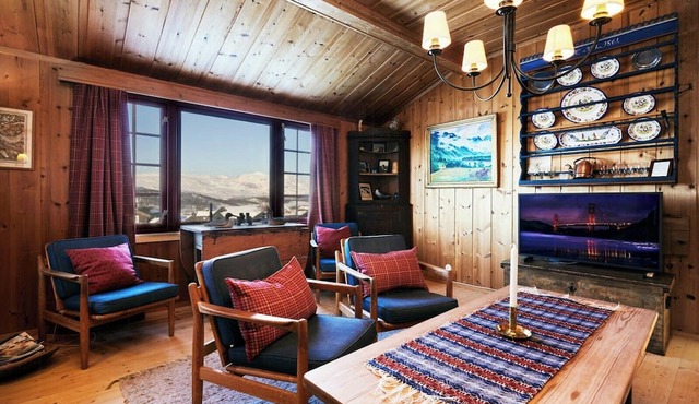 Mountain cabin at the foot of Jotunheimen