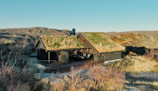Mountain cabin with panoramic views in Ljosland