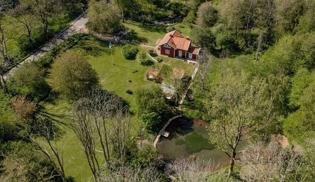 Relaxing villa with fireplace and private stream