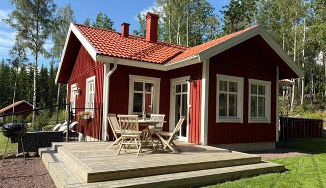 Paws of Idhult – Dog Friendly Holiday Home with Fenced Garden in Småland