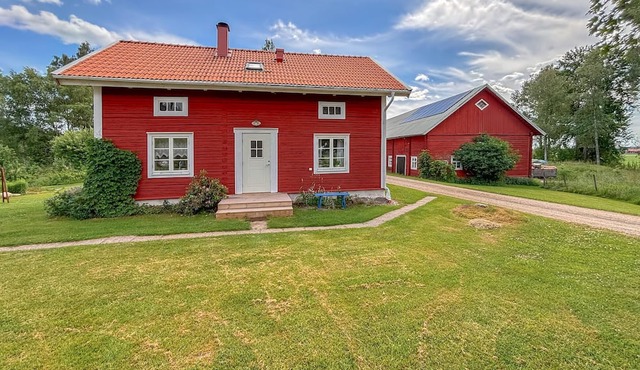 Amazing home in örebro with sauna