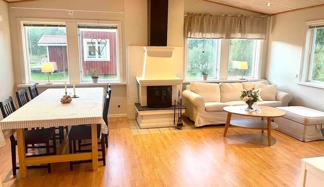 Cosy Cottage in Dals-Ed, 3 Min Drive from Moose Ranch & Lakes