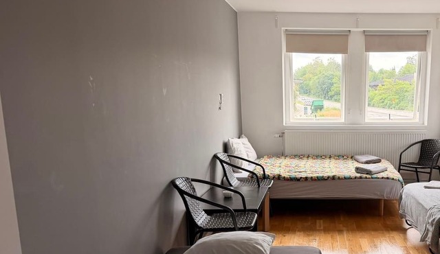 Cozy Studio with 3 beds in Sollentuna, Stockholm