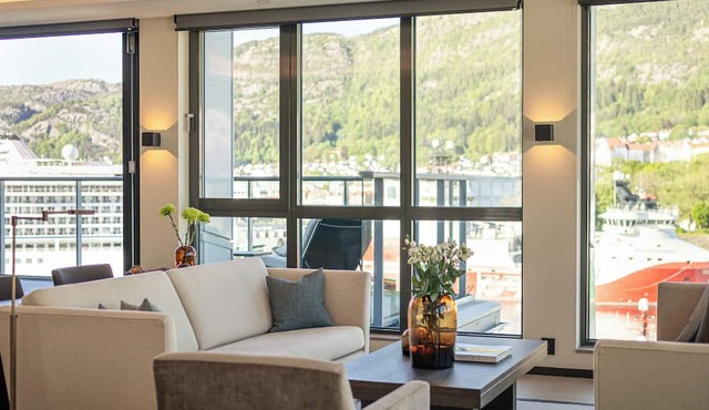 Exquisite 2br. apt., impeccable standard, panoramic views of Bergen harbor.