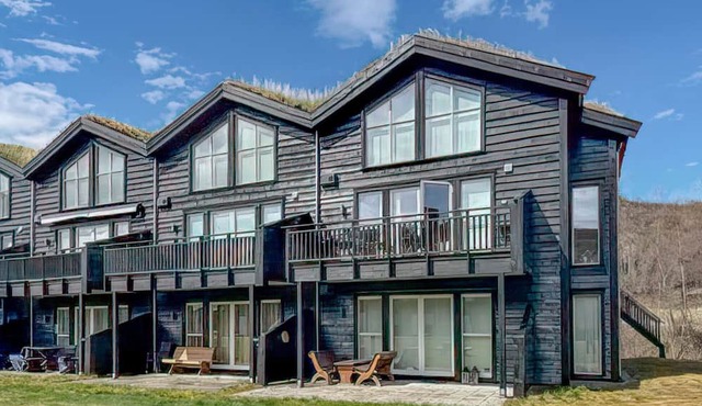 Lovely apartment in Tjørhom