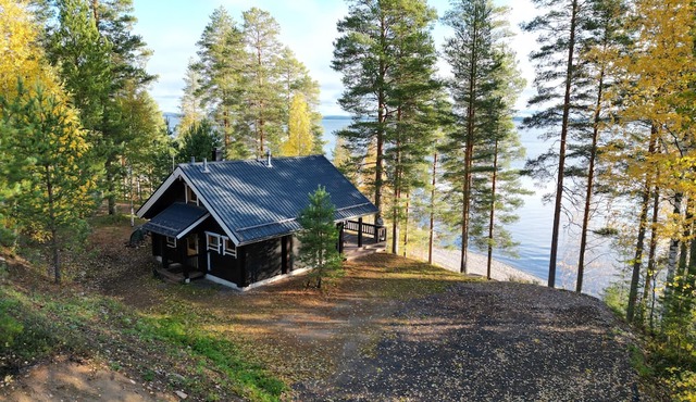 Cottage with stunning lake view and private beach in Pohjois-Karjala