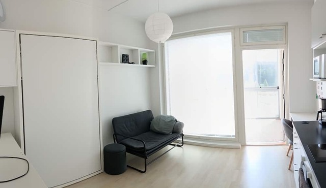 Helsinki-Vantaa -airport studio 1: near the airport and the train station in Vantaa