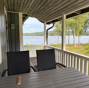 Lakeside Cottages