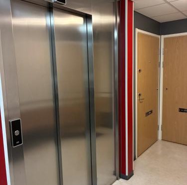 2ndhomes Cozy Central 2BR Apartment Sauna Balcony Parking