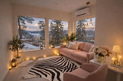 New Elegant Retreat Top Lake Sea View near Sthlm C