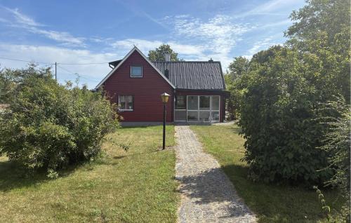 3 Bedroom Gorgeous Home In Hemse in Hemse