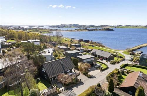 Exclusive House Rental During ONS, Prime Location, Just 6 Minutes by Bus to the ONS Exhibition, with Stunning Views in Stavanger