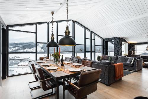 4BR Apartment with Sauna & 2 Balconies
