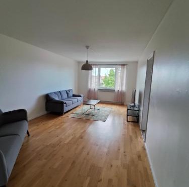 2 bedroom apartment close to the station