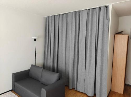 Sunny 4th-Floor Park-View Studio Escape