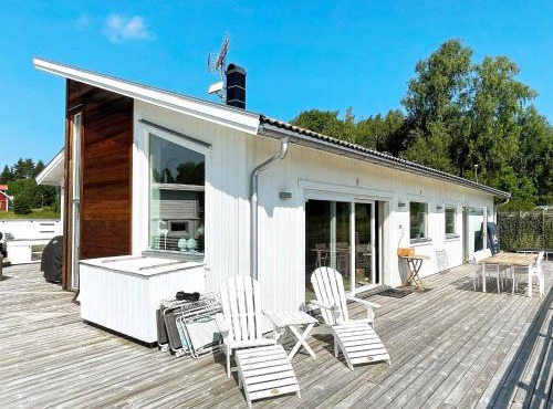 5 star holiday home in Stjärnhov in Stjarnhov