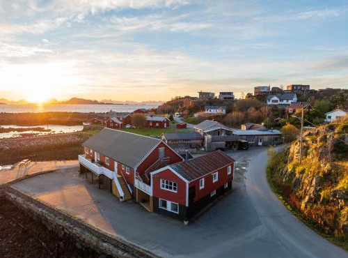 Astra Whale - Waterfront Boutique Hostel in Lofoten in Svolvaer