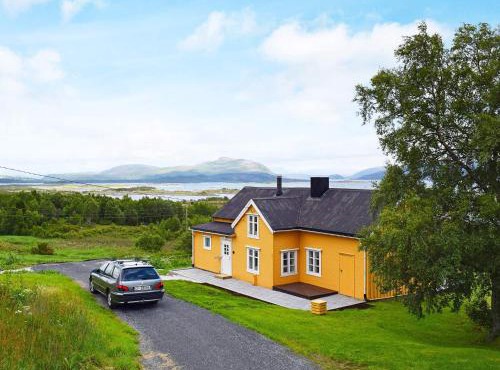 7 person holiday home in Skutvik in Skutvika