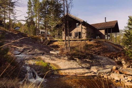 Villa Fossen with sauna and jacuzzi in Kviteseid